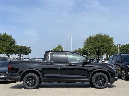 New 2025 Honda Ridgeline Black Edition image 3