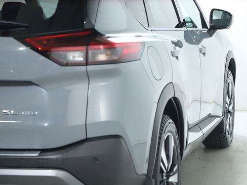 Used 2022 Nissan Rogue SL w/ SL Premium Package image 46