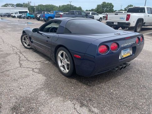 Used 2000 Chevrolet Corvette Coupe w/ Roof Pkg RWD image 7