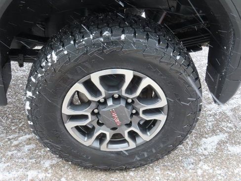 Used 2024 GMC Sierra 3500 SLE w/ SLE Convenience Package image 17