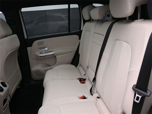 New 2025 Mercedes-Benz GLB 250 image 12