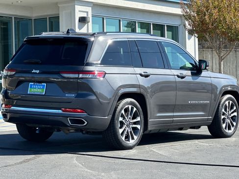 Used 2022 Jeep Grand Cherokee Overland w/ Advanced Protech Group III image 4