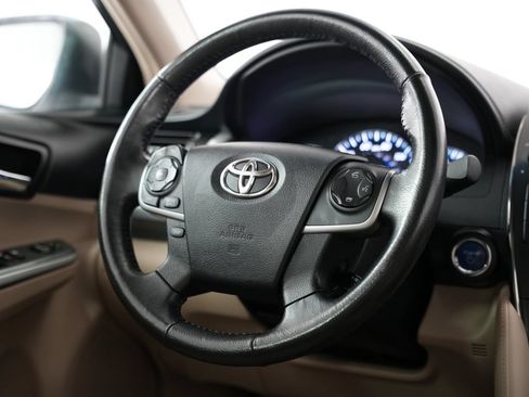 Used 2012 Toyota Camry XLE w/ Leather Pkg FWD image 10