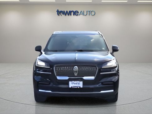 Used 2024 Lincoln Aviator AWD w/ Premium Package image 12