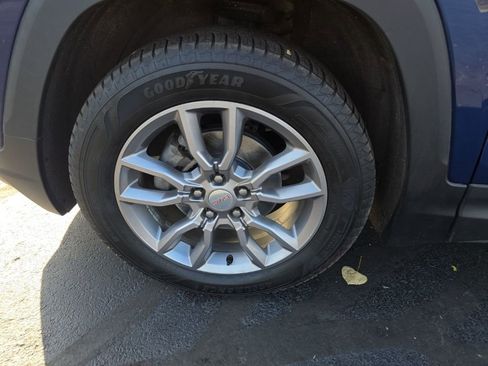 Used 2022 GMC Terrain SLT image 14