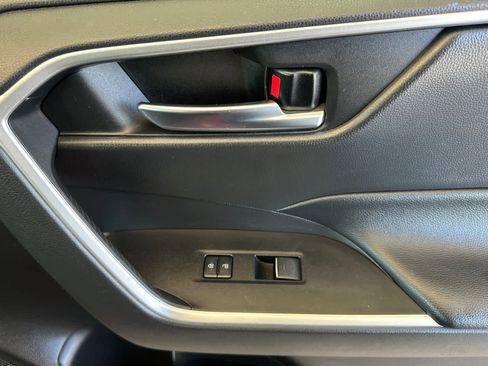 Used 2022 Toyota RAV4 XLE image 19