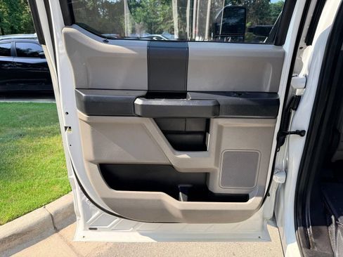 Used 2019 Ford F250 XL w/ Power Equipment Group RWD image 27