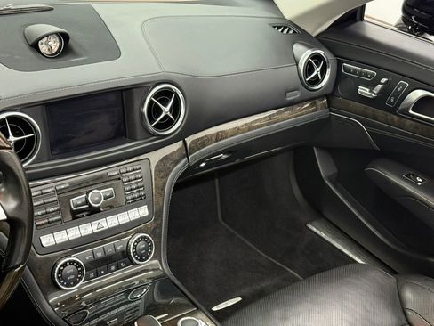 Used 2014 Mercedes-Benz SL 550 image 46