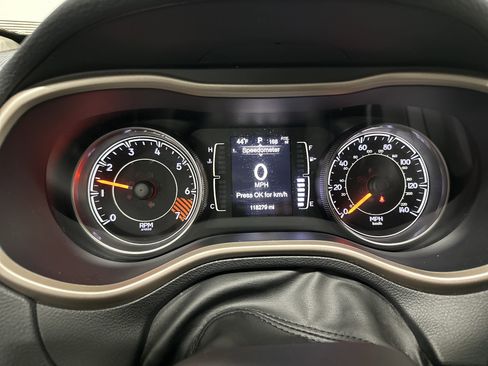 Used 2015 Jeep Cherokee Latitude w/ Cold Weather Group image 21