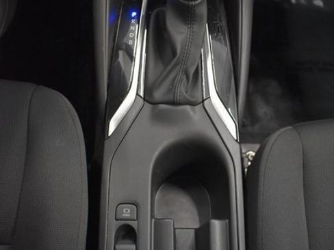 Used 2025 Toyota Corolla LE image 30
