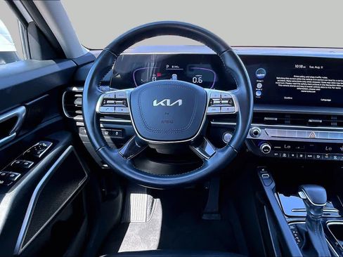 Used 2025 Kia Telluride S FWD image 5