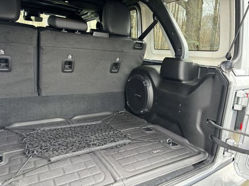 Used 2024 Jeep Wrangler High Altitude AWD/4WD image 38