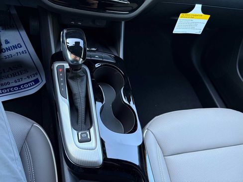 New 2025 Buick Envista Avenir FWD image 18
