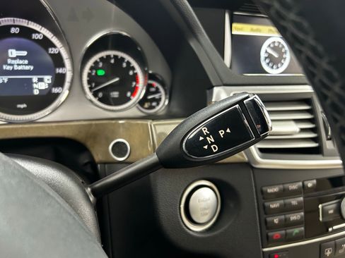 Used 2010 Mercedes-Benz E 350 4MATIC Sedan image 15