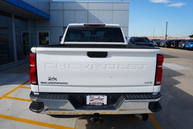 Used 2024 Chevrolet Silverado 2500 LTZ AWD/4WD image 34