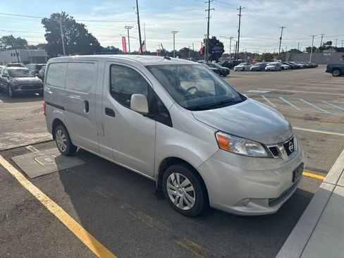 Used 2018 Nissan NV200 SV w/ Navigation Package FWD image 3