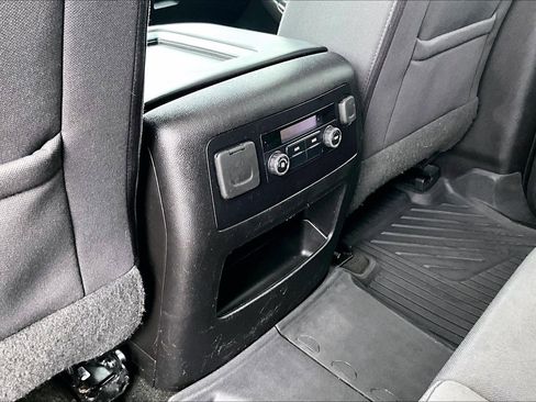 Used 2018 Chevrolet Tahoe LS image 10