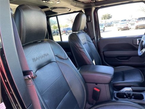 Used 2022 Jeep Wrangler Unlimited Sahara 4xe image 27