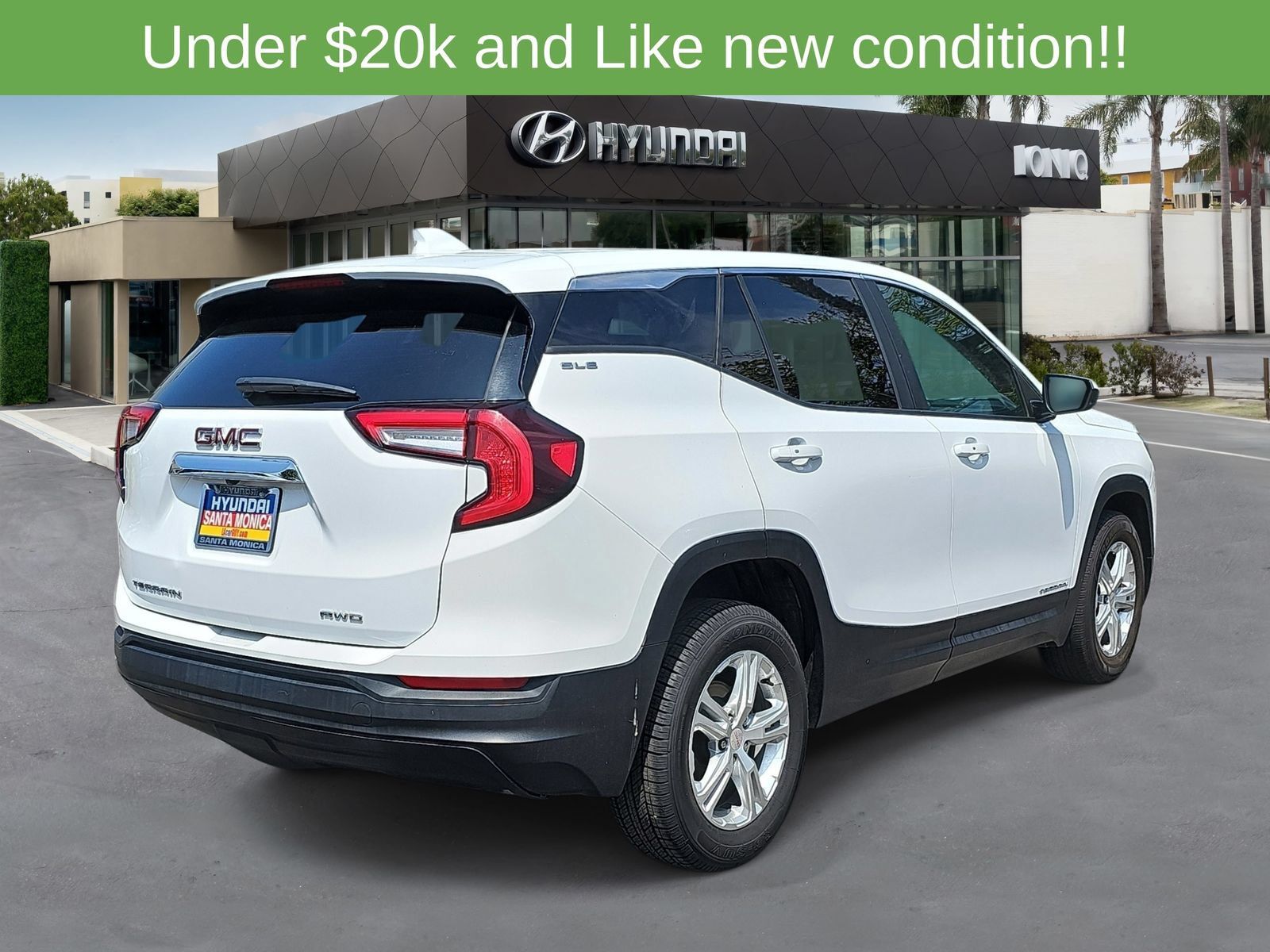 Used 2024 GMC Terrain SLE AWD/4WD image 3