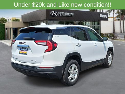 Used 2024 GMC Terrain SLE AWD/4WD image 3