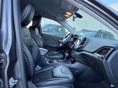 Used 2019 Jeep Cherokee Latitude Plus image 21