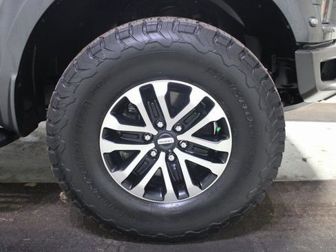 Used 2019 Ford F150 Raptor w/ Equipment Group 802A Luxury image 29