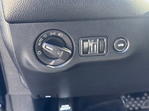 Used 2018 Dodge Challenger T/A image 19