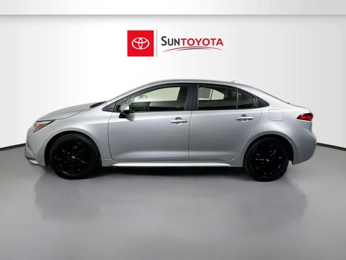 Used 2025 Toyota Corolla LE image 7