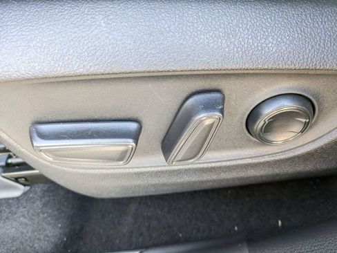 Used 2021 Toyota Highlander Platinum image 21