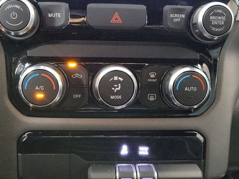 Used 2022 RAM 1500 Big Horn AWD/4WD image 21