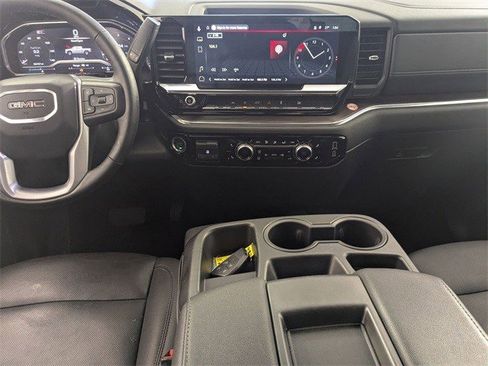 Certified 2025 GMC Sierra 1500 SLT image 25