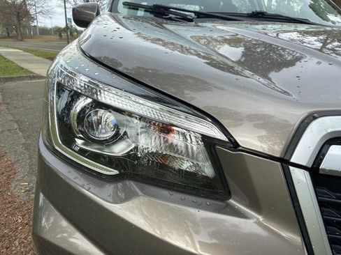 Used 2019 Subaru Forester Premium image 9