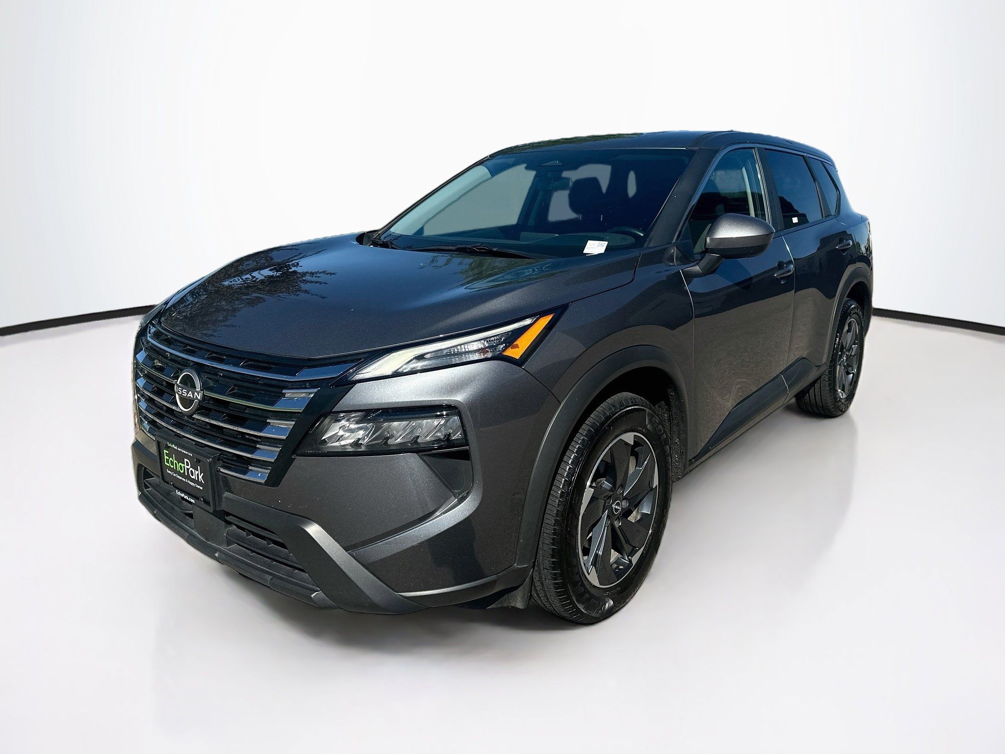 Used 2025 Nissan Rogue SV AWD/4WD image 3