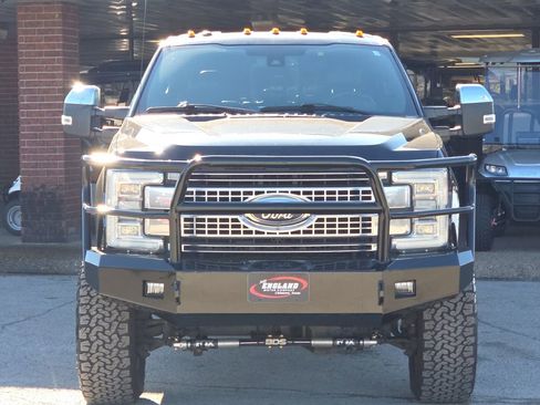 Used 2017 Ford F350 Platinum w/ FX4 Off-Road Package image 2