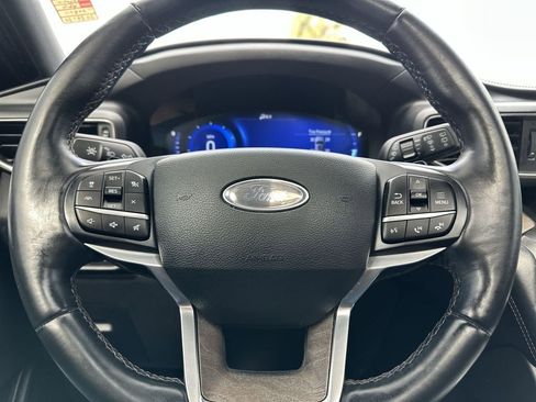 Used 2020 Ford Explorer Platinum w/ Premium Technology Package AWD/4WD image 21