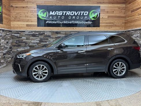 Used 2017 Hyundai Santa Fe SE AWD/4WD image 6