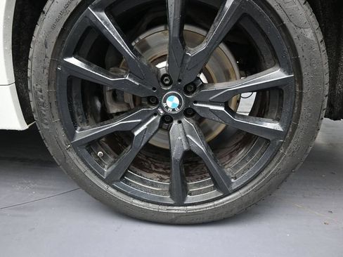 Used 2022 BMW X7 xDrive40i w/ M Sport Package AWD/4WD image 10