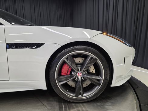 Used 2016 Jaguar F-TYPE R image 39