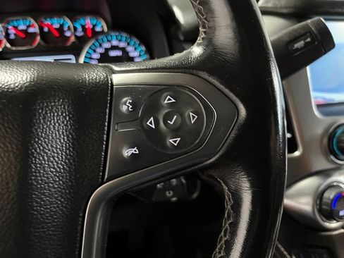 Used 2020 Chevrolet Suburban LT RWD image 27