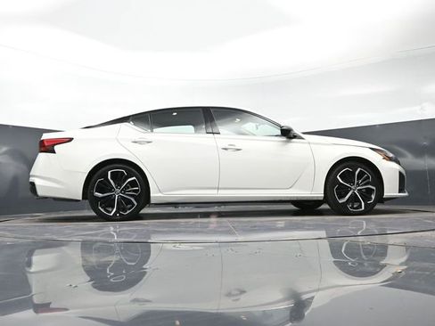 Used 2024 Nissan Altima 2.5 SR image 21
