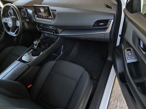 Used 2023 Nissan Rogue S image 7