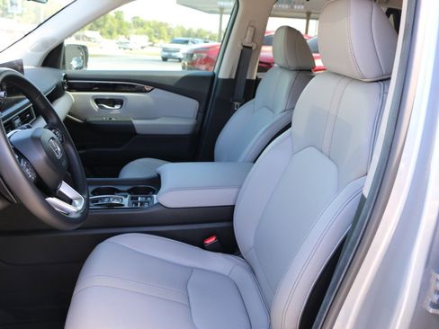Used 2025 Honda Pilot EX-L image 29