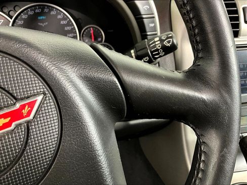 Used 2005 Chevrolet Corvette Coupe w/ Preferred Equipment Group RWD image 12