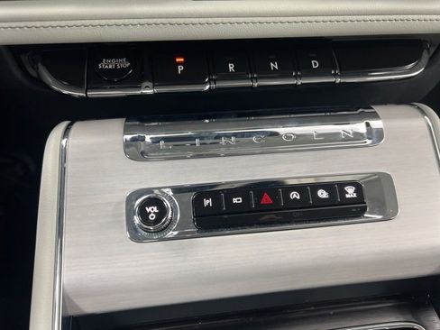 Certified 2025 Lincoln Aviator Reserve w/ Illumination Package image 20