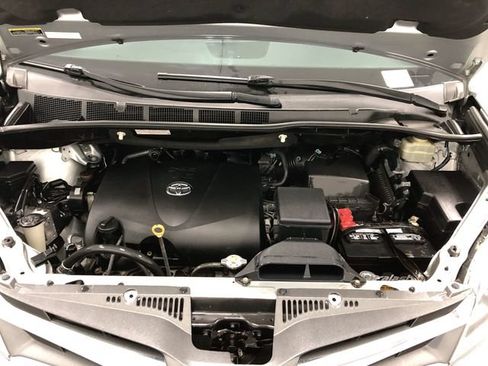 Used 2019 Toyota Sienna Limited Premium AWD/4WD image 24
