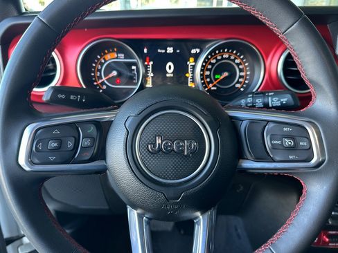 Used 2023 Jeep Wrangler Unlimited Rubicon image 26