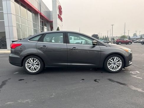 Used 2016 Ford Focus Titanium w/ Titanium Cold Weather Package FWD image 8