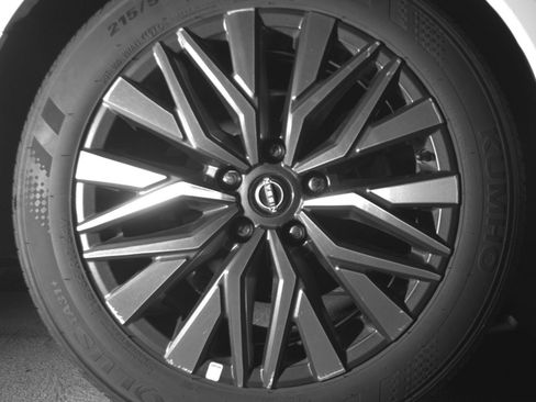 Used 2025 Nissan Altima 2.5 SV FWD image 18