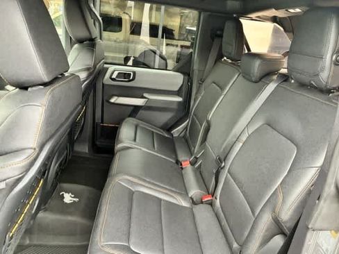 Used 2023 Ford Bronco Badlands AWD/4WD image 6