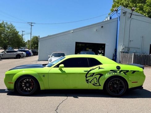 Used 2019 Dodge Challenger SRT Hellcat RWD image 3